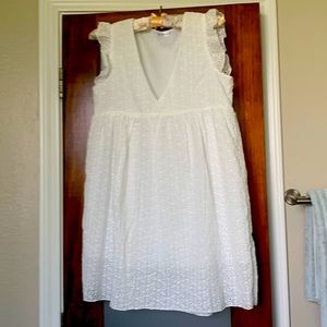 Pretty dress or cover up size M never worn